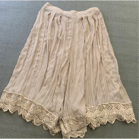 Free People Women's L Flowy Shorts Beige Cropped Culottes Crochet Lace Hem - Picture 2 of 14
